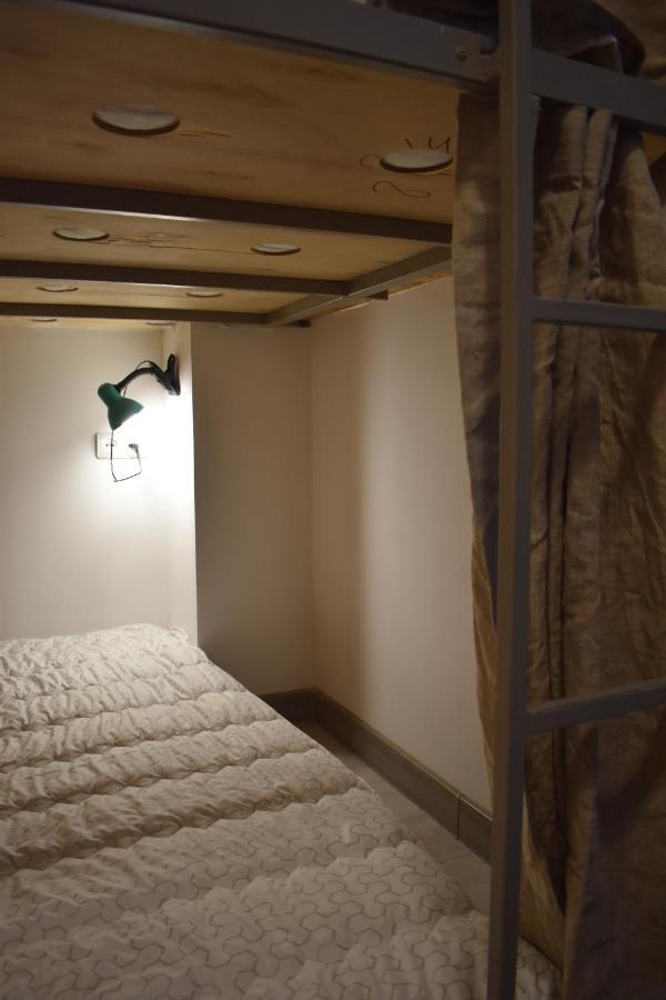 Sleep Studio Hostel เยเรวาน ภายนอก รูปภาพ
