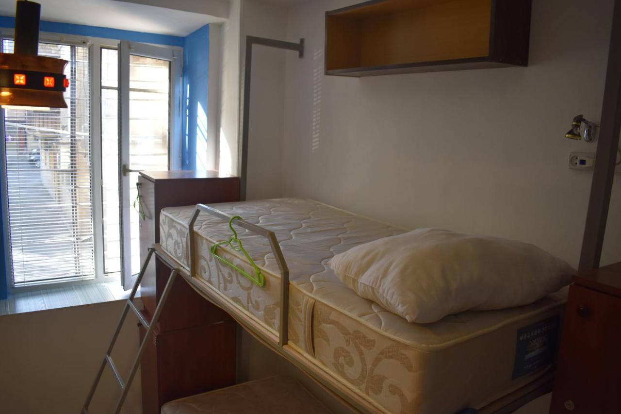 Sleep Studio Hostel เยเรวาน ภายนอก รูปภาพ